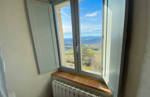 Loreto House | Torre Fortunata, Splendidly Restored Medieval Tower Near Todi in Umbria