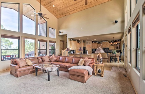 Torreon Cabin | Torreon 'Crow's Nest' Mountain Home w/Views!