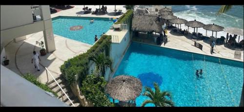 Costera Acapulco Hotel | Torres Gemelas