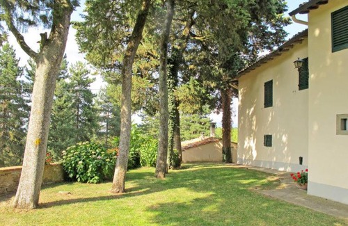 Torsoli House | Torsoli Apartment Sleeps 20 Pool WiFi
