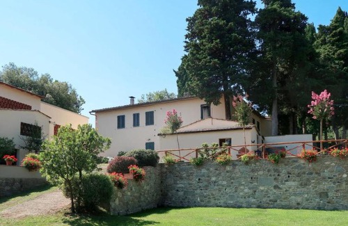 Torsoli House | Torsoli Apartment Sleeps 20 Pool WiFi