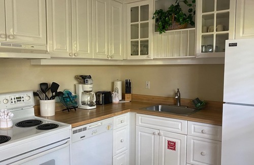 Bradenton Beach Apartment | Tortuga Inn Beach Resort # 229 Island Condo, 2Bdrm