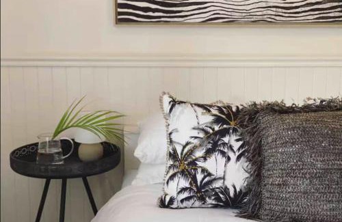 Merewether House | Tosca Elegant Merewether Beach House with Pool