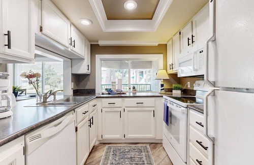 Palmetto Dunes Villa | Total renovation June 2024, views, pool, hot tub & beach club pick up
