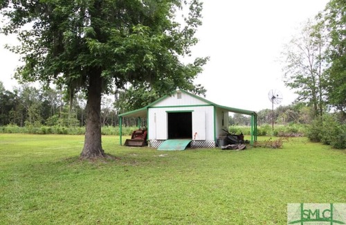 Midway House | Totally Rad Pad at Midway Retro retreat