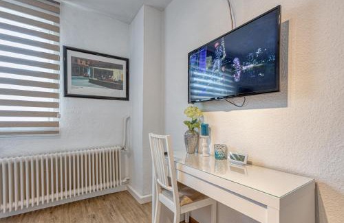 Lohmar Hotel | TOUCH DOWN Motel