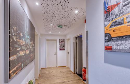 Lohmar Hotel | TOUCH DOWN Motel