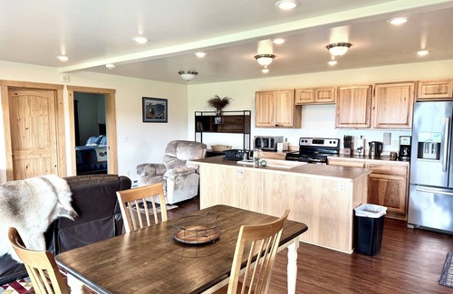 Happy Valley House | Touch of Alaska: Volcano Vista - Full House with Views
