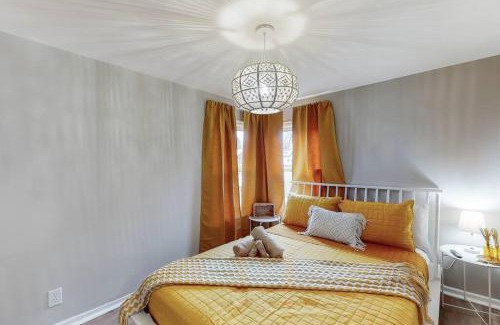 Canton House | Touchdown Bungalow-Charming HOF Village Home