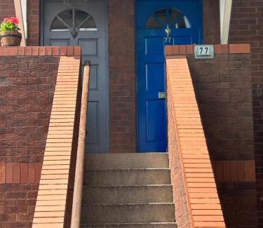 Belfast City Centre Apartment | Tourist board certified Super city centre apartment with free parking