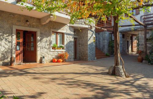 Tomaj House | Tourist Farm Škerlj