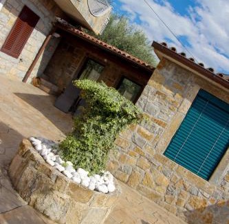 Dekani Apartment | Tourist farm with Apartments Fig tree