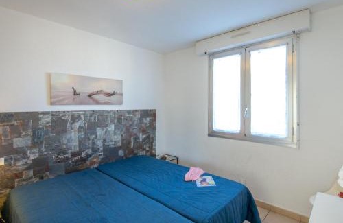 Saint-Raphael Apartment | Tout à pied - Plage, Gare, Commerces - 2 pièces avec terrasse et climatisation - FR-1-466A-6