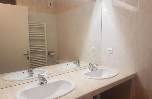 Saint-Raphael Apartment | Tout à pied - Plage, Gare, Commerces - 2 pièces avec terrasse et climatisation - FR-1-466A-6