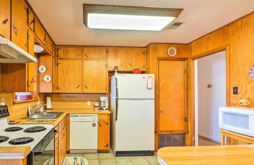 Tow Cottage | Tow Retreat on Lake Buchanan w/Dock & Kayaks!