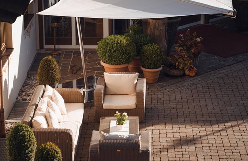 Scheffau am Wilden Kaiser Apartment | Tower suite with bath, shower, toilet - Chalet Hotel am Leitenhof