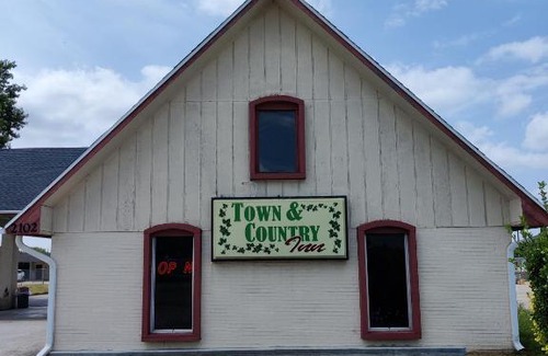 Rogers Hotel | Town and Country INN