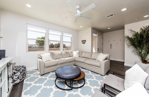 Washington House | Town Center 2387 Red Canyon Family Home 2