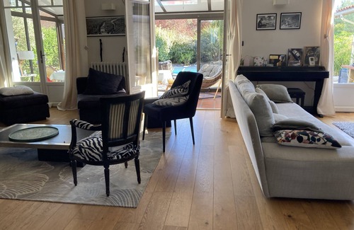 Eysines House | Town house with pool and garden, close to the golf course