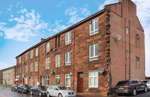 Dumbarton Apartment | Townend Apartment - Bright, modern, 2 Bedroom Apartment in Dumbarton near Loch Lomond.