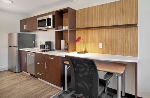 Sherwood Park Hotel | TownePlace Suites by Marriott Edmonton Sherwood Park
