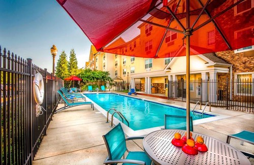 Linthicum Heights Hotel | TownePlace Suites by Marriott Baltimore BWI Airport