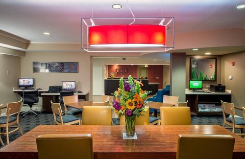 Linthicum Heights Hotel | TownePlace Suites by Marriott Baltimore BWI Airport
