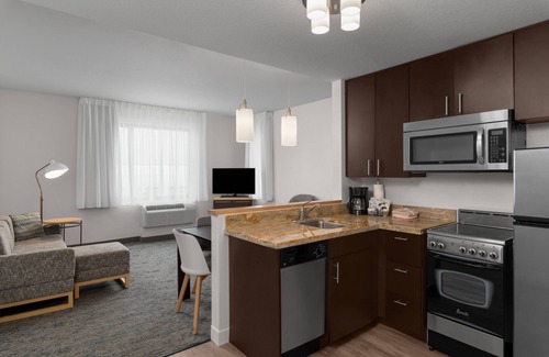 Gateway Hotel | TownePlace Suites by Marriott Denver Airport at Gateway Park