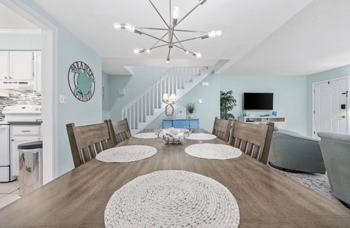 Myrtle Beach House | Townhome 1 Block from Myrtle Beach