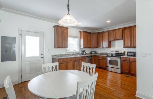 MLK University House | Townhome 1 mile from Erlanger Hospital & UTC Campus!