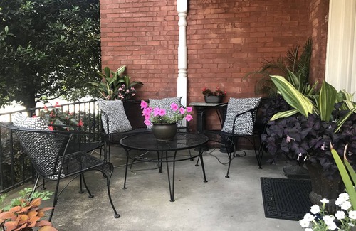 Historic Downtown Savannah House | Townhome at North End of Beautiful Forsyth Park