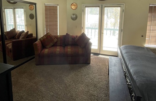 Patton House | Townhome in gated community. Indoor Pool and Jacuzzi. Village and Marina 1 mile.