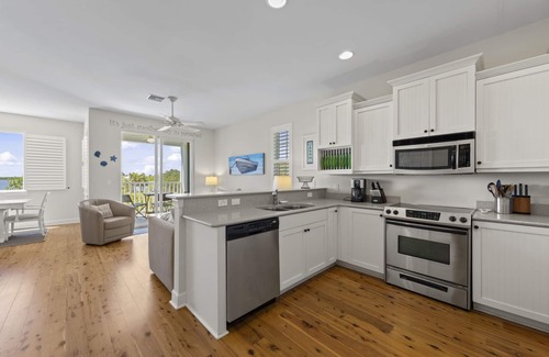 Matlacha House | Townhome with stunning view of Matlacha Pass