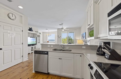 Matlacha House | Townhome with stunning view of Matlacha Pass