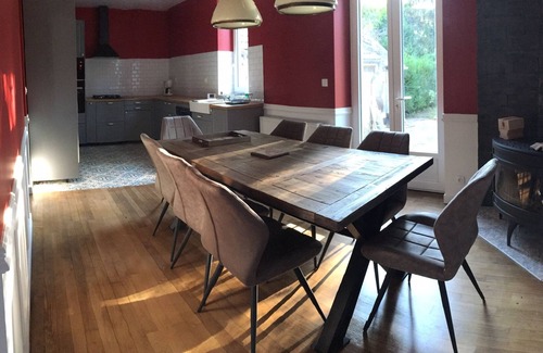 La Guerche-sur-l'Aubois House | Townhouse in the countryside with large garden and jacuzzi