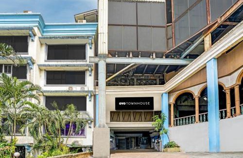 Aarey Colony Hotel | Townhouse 809 Royal Palms Hotel - Rose Collection