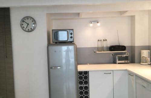 Marcillat-en-Combraille Apartment | Townhouse in central Paris, all by foot