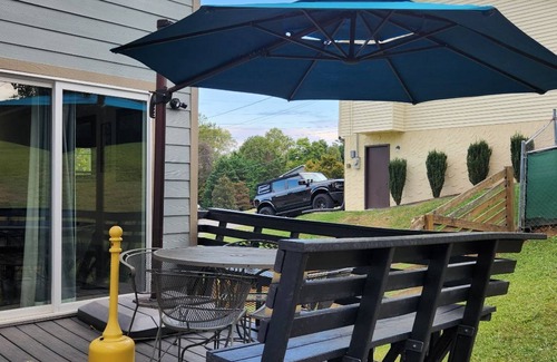 Karns House | Townhouse Living - Ask about 6-Month+ Discounts - 2 Units Avlb at this location