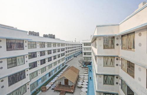 Aarey Colony Hotel | Townhouse Royal Palms Shared Serviced Apartment