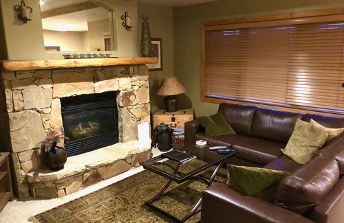 Deer Valley House | Townhouse Sleeps 6, Fabulous! Walk to Main Street