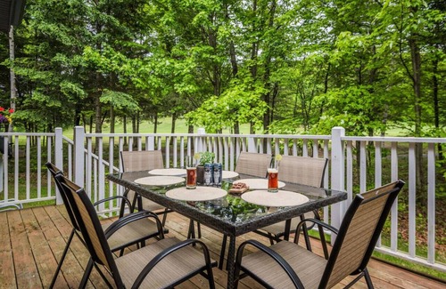 Mont-Tremblant House | Townhouse with Free Shuttle to Tremblant Resort