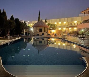 Paphos Apartment | Townhouse with pool 5 minute walk to beach
