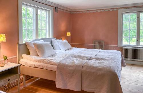 Mullsjo Hotel | Trädgårdshotellet Årås Säteri och Trädgårdar