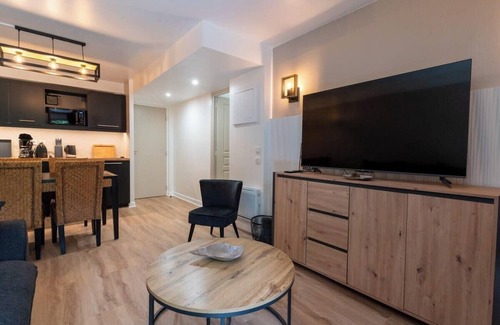 Le Touquet-Paris-Plage Apartment | Très bel appartement rénové avec piscine, tennis et parking privé 09