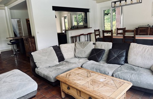 Ascain Villa | Très Belle Villa Basque Avec Piscine, Fronton et vue sur la Rhune