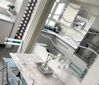 Villeneuve-la-Garenne Apartment | Très joli appartement mignon confortable à Paris Villeneuve-la-Garenne