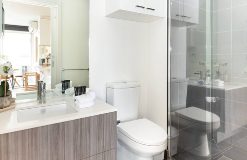 Moonee Ponds Apartment | Trackside Escape by Moonee Valley Racecourse