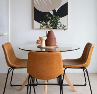 Moonee Ponds Apartment | Trackside Escape by Moonee Valley Racecourse