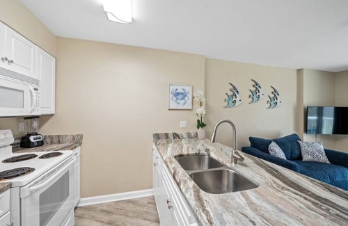 Orange Beach Apartment | Tradewinds 207 · Amazing Gulf Views, Family Friendly, King Bed