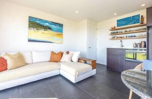 Surfdale Apartment | Tradewinds Apartment has some of the best views on Waiheke Island.